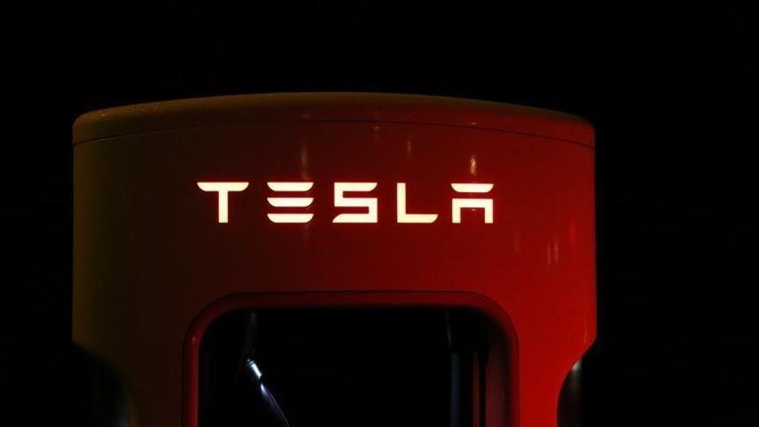 ABDde Tesla alarmı 179 bin araç için inceleme başlatıldı