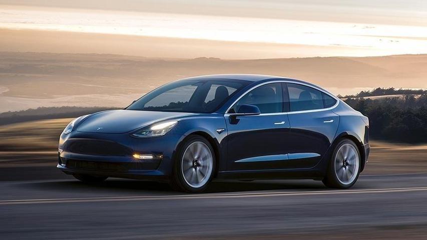 ABDde Tesla alarmı 179 bin araç için inceleme başlatıldı