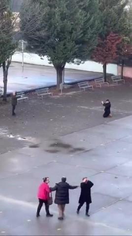 Kızına şantaj yapan genci lisede rehin almıştı Baba için karar verildi