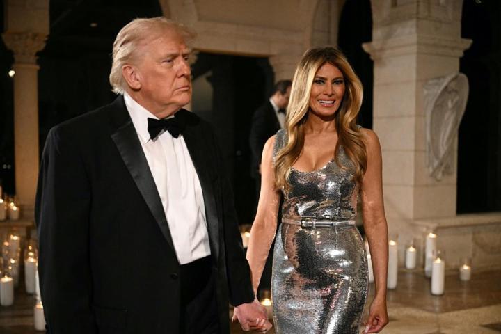 Trump yeni yılı Mar-a-Lagoda kutladı