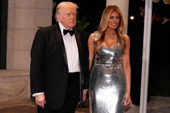 Trump yeni yılı Mar-a-Lagoda kutladı
