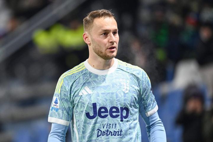 Milli yıldız Hakan Çalhanoğlu transfer cevabını verdi Galatasaraya ne dedi