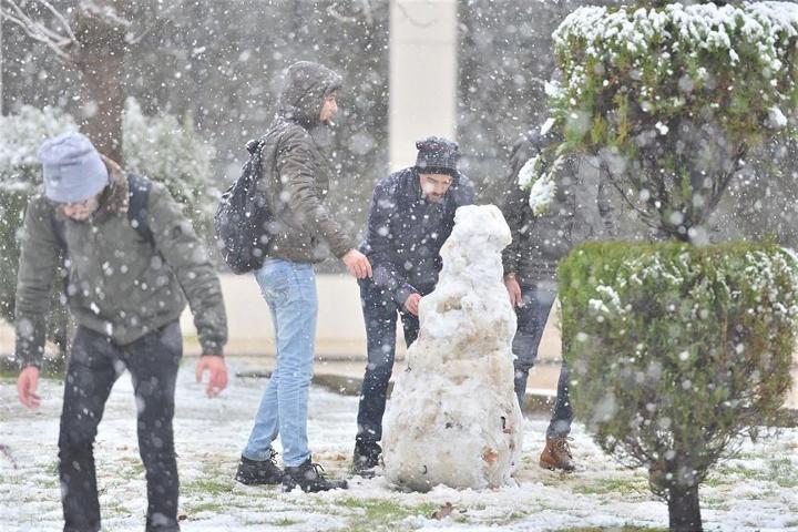 METEOROLOJİ’DEN SON DAKİKA UYARISI: Kar, kuvvetli yağış ve fırtına alarmı Bu saatlere dikkat