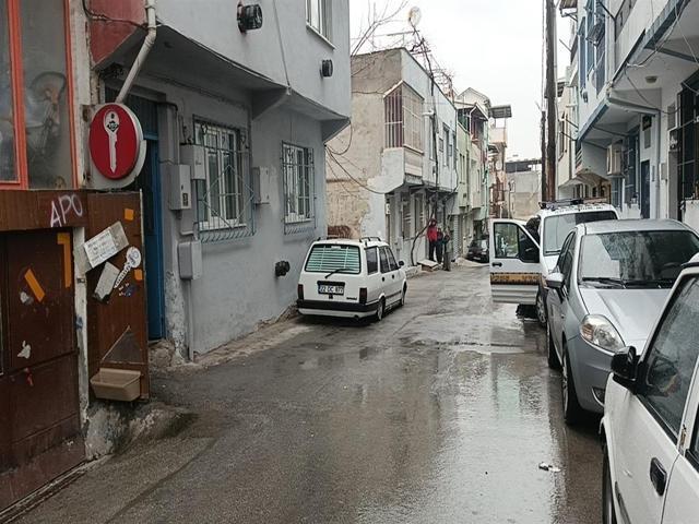 Kurt postunda bir cani Boşanma sürecindeki eşini göğsünden ve karnından vurdu
