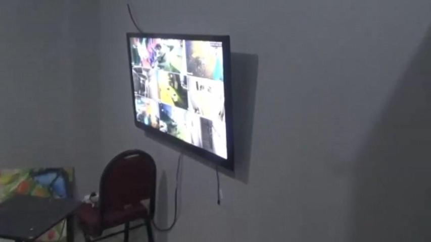 Polisler bile gördüklerine inanamadı Duvarların içinde gizli bölmeler, dışarıyı canlı izleyen 9 kamera