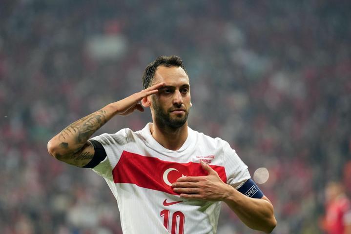 Hakan Çalhanoğlundan sürpriz açıklama: İleride kendimi TFF Başkanı olarak da görüyorum