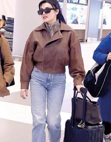 Hande Erçel ile Barış Arduç, Joy Awards sonrası İstanbul’a döndü