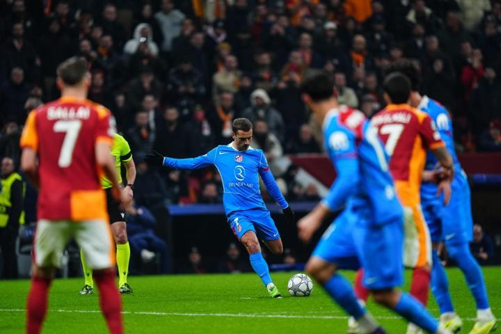 Galatasaray - Atletico Madrid maçının ardından Okan Buruka övgü: Avaz avaz bağıranlara soruyorum