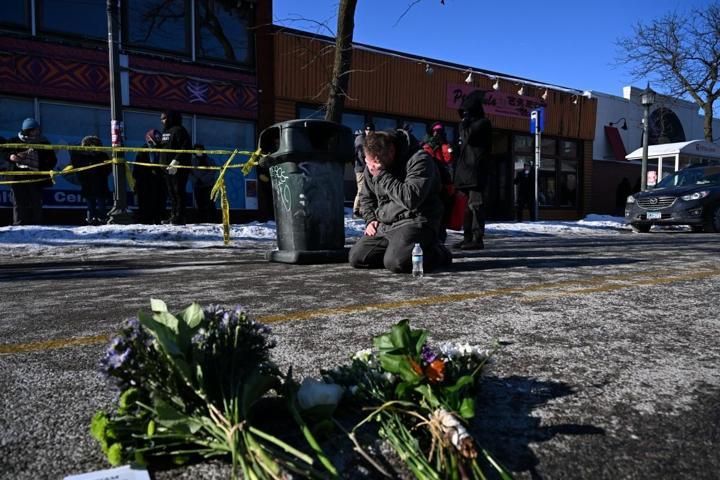 Minnesotada sokaklar yine karıştı: ICE polisi bir kişiyi daha öldürdü