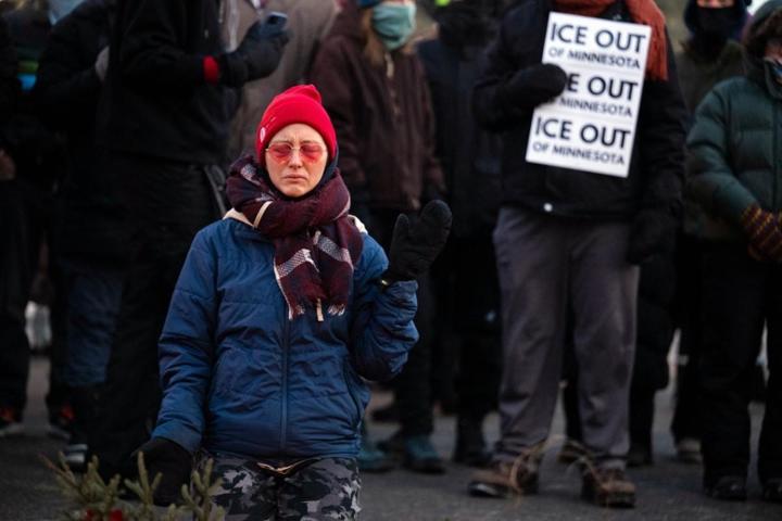 Minnesotada sokaklar yine karıştı: ICE polisi bir kişiyi daha öldürdü