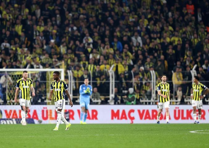 Fenerbahçenin puan kaybı sonrası net değerlendirme: Tedescoya santrfor gerek