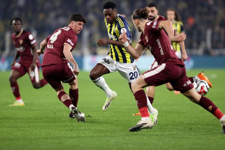 Fenerbahçenin puan kaybı sonrası net değerlendirme: Tedescoya santrfor gerek
