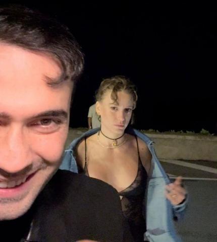 Rutinini bozmadı Mert Demir, Serenay Sarıkayaya olan aşkını bakın nasıl gösterdi ROMANTİZMİN KİTABINI YAZIYOR