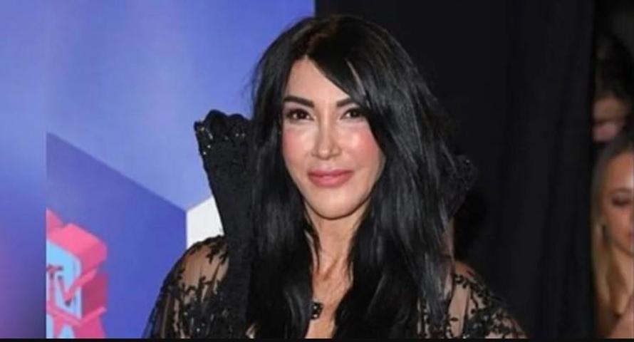 Hande Yener o anı ilk kez anlattı: “Doktor ‘Sizi 10 yıl daha yaşatırız’ deyince yere çöktüm”