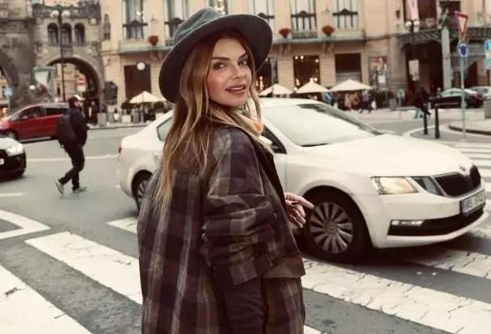 Ünlü Oyuncu Pelin Karahandan Çocuk Yetiştirme Tavsiyeleri: Toplum olarak görgüsüzleştik