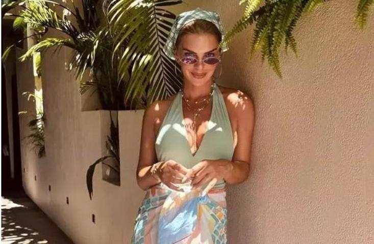 Ünlü Oyuncu Pelin Karahandan Çocuk Yetiştirme Tavsiyeleri: Toplum olarak görgüsüzleştik