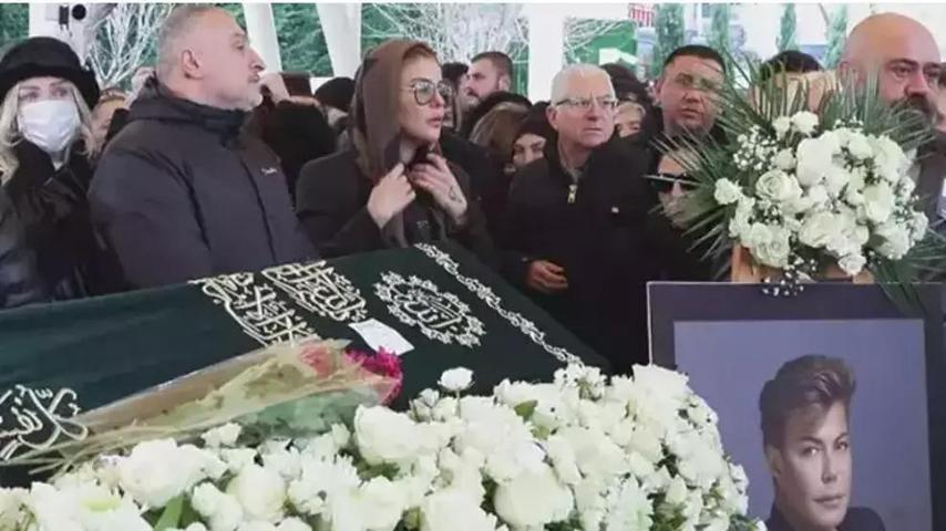 Fatih Ürekin Cenazesi Sonrası Armağan Çağlayanın Başörtüsü Sözlerine Pınar Altuğdan Yorum: Allah İle Kul Arasına Girilmez