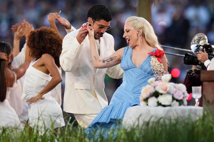 Bad Bunnynin Super Bowl şovu çok konuşuldu Trumptan tepki gecikmedi.... Gizemli rakamın anlamı ne