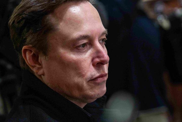 Elon Muskın Mars Hayali İptal Mi Hedef Değiştirdi: İşte Yeni Rota Kendi Kendine Büyüyen Şehir Kurulacak...