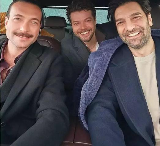 SİZ HEPİNİZ EŞREF TEK