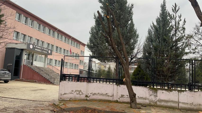 Eskişehirde okulda skandal olay Öğretmen, meslektaşının yüzüne sıcak çay fırlattı