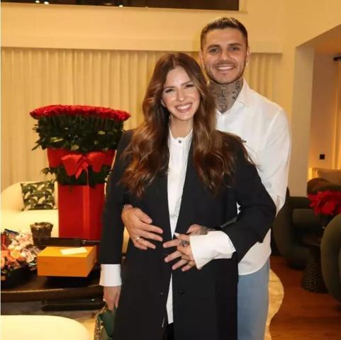 Wanda Nara Çıldıracak Icardi ve China Suárez Bebek Mi Bekliyor