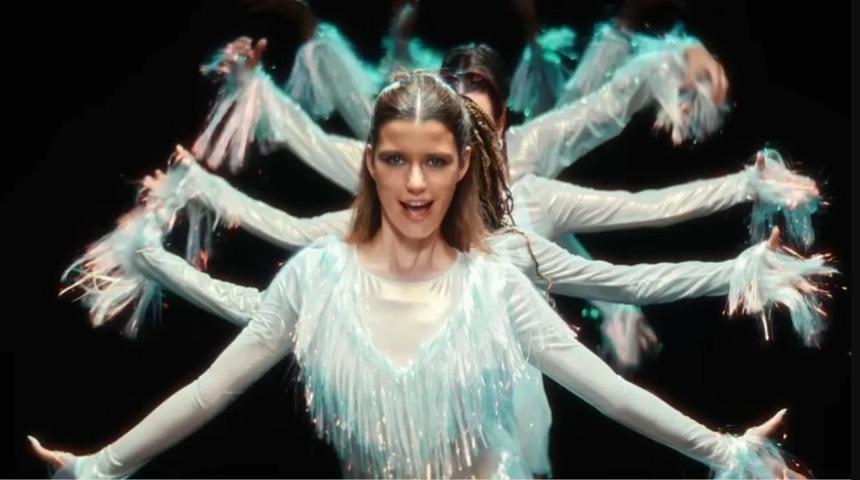 Beren Saatten Hızlı Giriş CapitaliZoo YouTube Trendlerinde İlk 5te