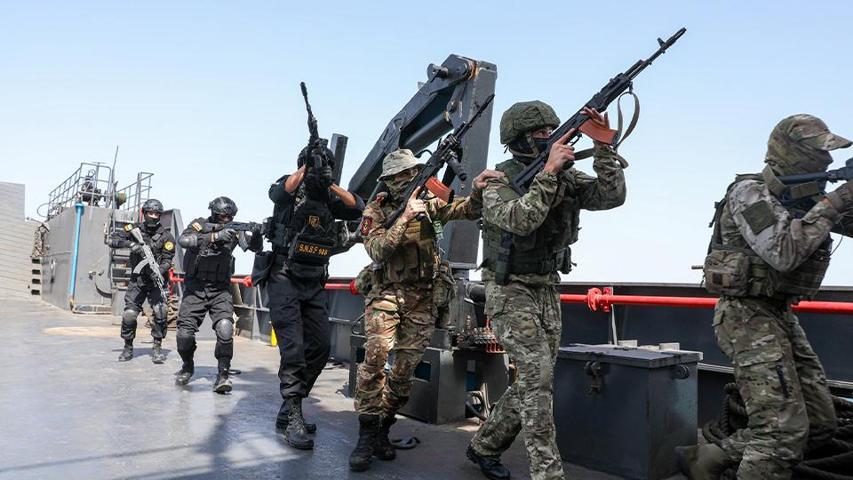 İran ve Rusyadan gövde gösterisi: Umman Denizi ve Hint Okyanusunun kuzeyinde tatbikata başladılar