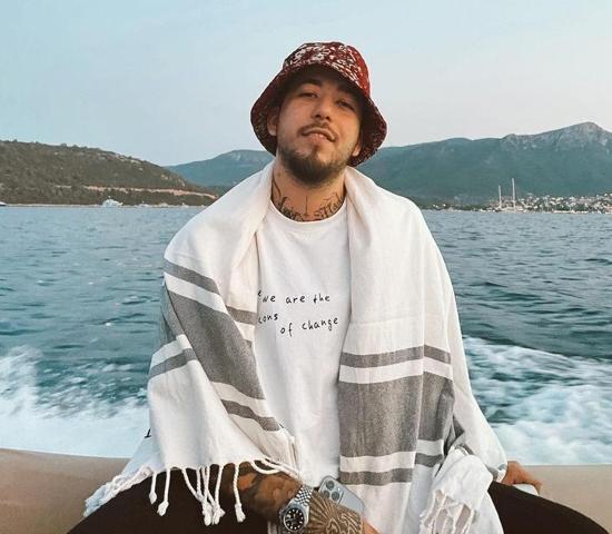 DJ Mahmut Orhandan anlamlı hareket 6 Şubat depremlerinden etkilenen çocuk ve gençleri unutmadı