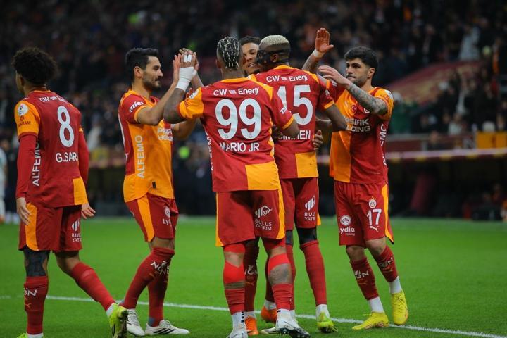 Nihat Kahveci, Galatasaraylı Singonun pozisyonunu yorumladı: Net kırmızı kart