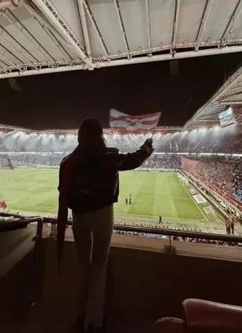 Kızılcık Şerbetinin yıldızı Seray Kayadan Trabzonspor paylaşımı Takımına böyle destek verdi