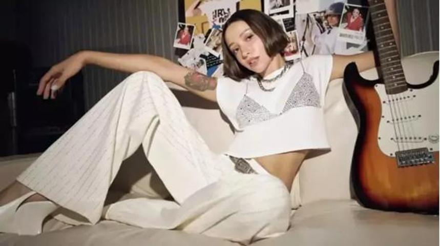 Sahne Değil Podyum Zeynep Bastık Paris Moda Haftası’nda Yürüdü