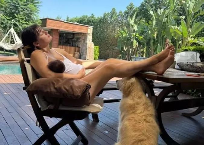 Gizem Karaca’dan kızı Yaz ile yeni paylaşım