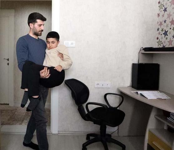DMDli Denizin annesi: Kardeşimi bu hastalığa kurban ettik, oğlumu kurban etmeyeceğiz
