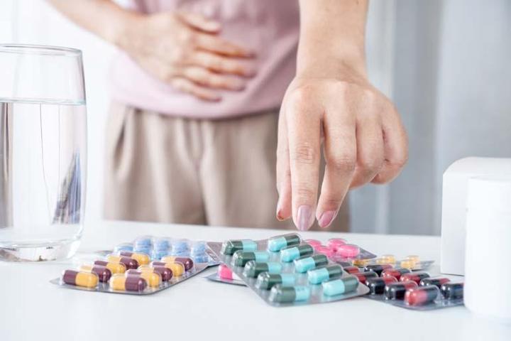 Gece Mide Yanmasına Dikkat Uykudan Uyandıran Yanma Hissi: Gastrit, Ülser ve Daha Fazlasının Habercisi Olabilir