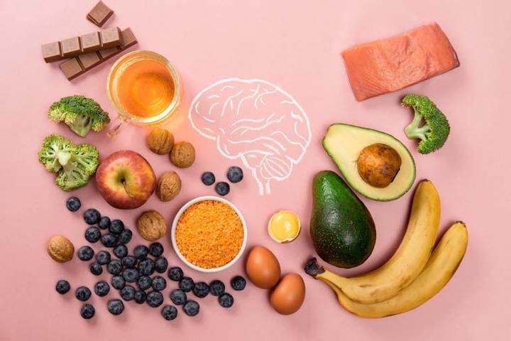 Bağırsak–Beyin İletişimini Bu Besinlerle Güçlendirin Zerdeçal, Omega-3 ve Magnezyum: Doğal Besinlerle Alzheimer’a Karşı Etkili Koruma