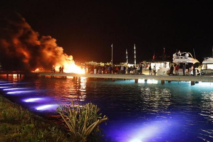 SON DAKİKA... Bodrumda marinada yangın: Milyonluk yatlar alev aldı