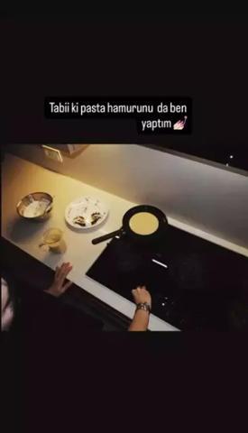 Mutfakta Şov Yaptı Neslihan Atagül’den Bayram Pastası Ünlü Oyuncu İlk Kez Pasta Yaptı, Sanal Medya Yıkıldı