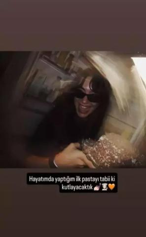 Mutfakta Şov Yaptı Neslihan Atagül’den Bayram Pastası Ünlü Oyuncu İlk Kez Pasta Yaptı, Sanal Medya Yıkıldı