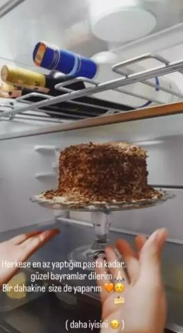 Mutfakta Şov Yaptı Neslihan Atagül’den Bayram Pastası Ünlü Oyuncu İlk Kez Pasta Yaptı, Sanal Medya Yıkıldı