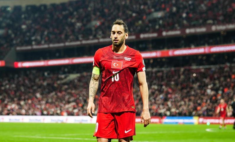 Hakan Çalhanoğlundan sürpriz açıklama: İleride kendimi TFF Başkanı olarak da görüyorum