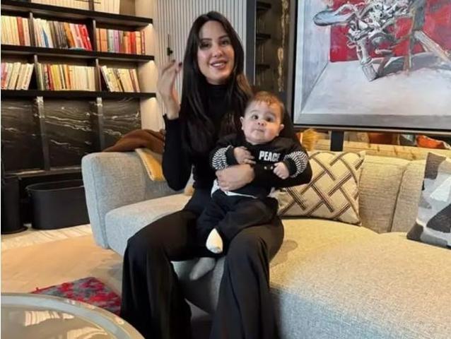 Sahra Işık bebeğinin ilk sözlerini anlattı “Anne” beklerken başka kelimeler geldi
