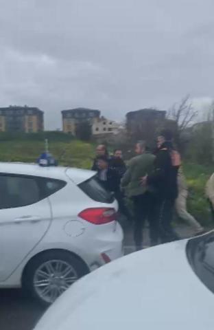 Ehliyet sınavında görülmemiş olay Sizin Allahınız yok mu diyerek komisyon üyesine saldırdı
