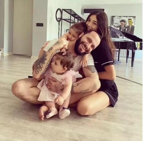 Berkay üçüncü kez baba oluyor Bebeğinin cinsiyetini ilk kez açıkladı