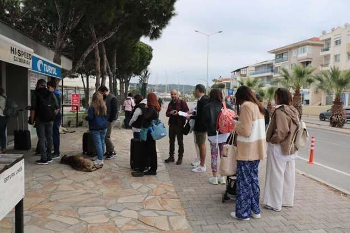 Süre uzatıldı: Yunan adalarına Kapıda vize akını