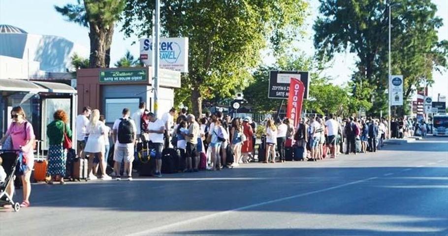 Süre uzatıldı: Yunan adalarına Kapıda vize akını