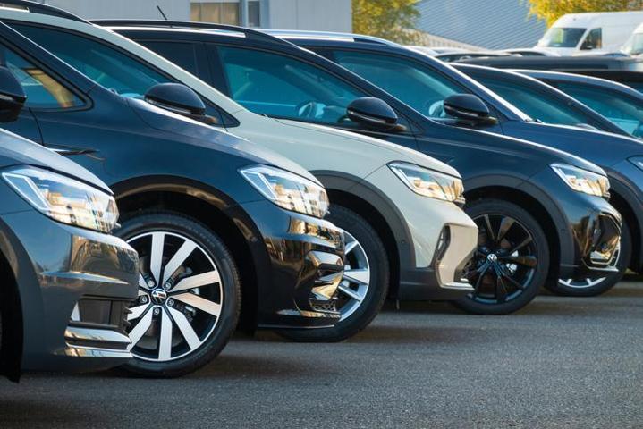 EN UCUZ ARABALAR LİSTESİ: 2026 Nisan Ayı En Ucuz Otomobiller Belli Oldu Hangi Araç Kaç Lira Nissan, Dacia, Fiat, Renault İşte Ucuz Araç Fiyat Listesi...
