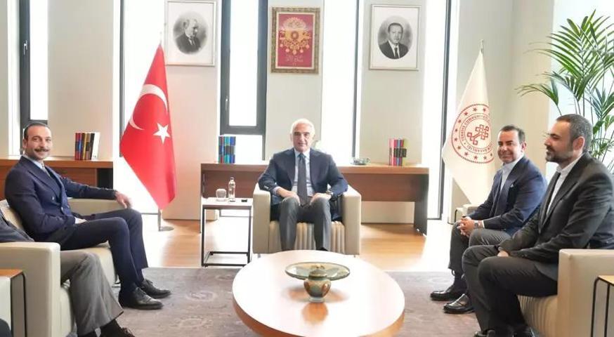 Bakan Ersoydan İsrailin idam yasasına tepki gösteren oyuncu Görkem Sevindike destek