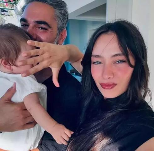 Neslihan Atagül Abisi İlkay Atagül ile Verdiği Pozla Sanal Medyayı Salladı