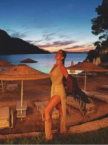 Pelin Akil’den doğum günü sonrası Fethiye kaçamağı Tatil pozları kısa sürede gündem oldu